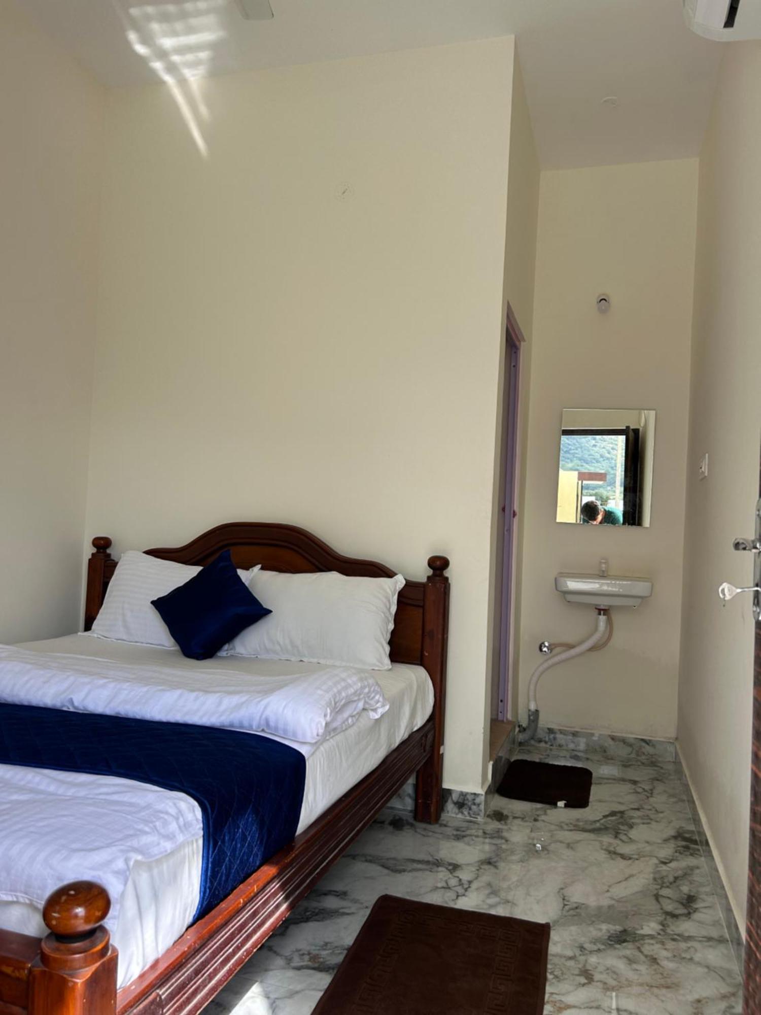 Dss Home Stay Just 500 Meter Girivalam Road Tiruvannāmalai Esterno foto